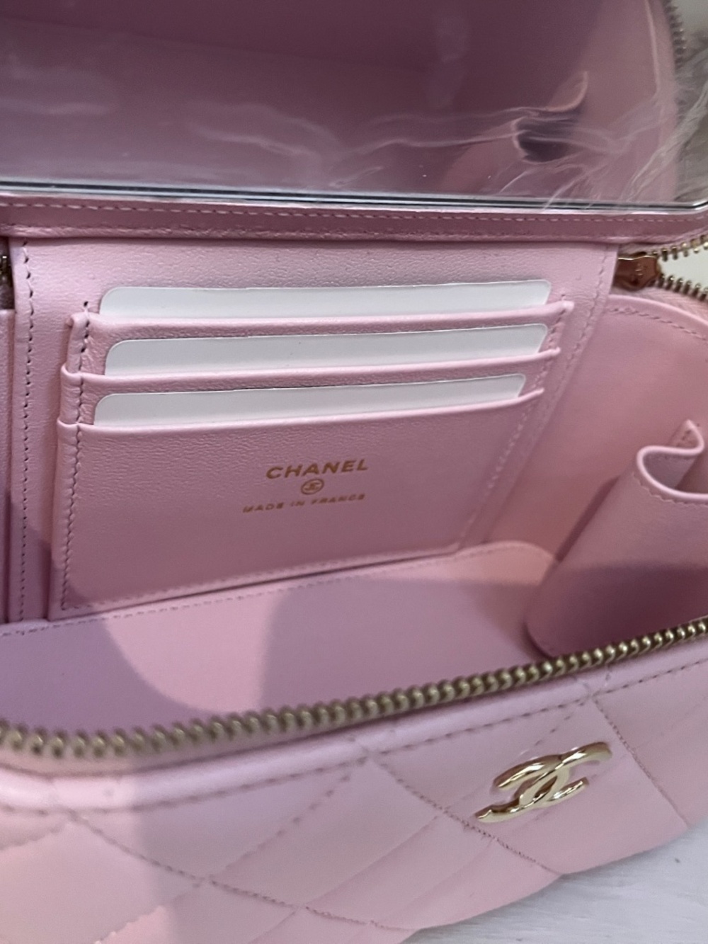 Chanel Top Handle Vanity // 25P Collection - Picture 4 of 6